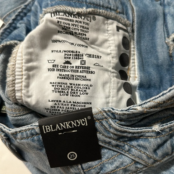 BLANK NYC Steal The Show Jeans - Picture 13 of 13